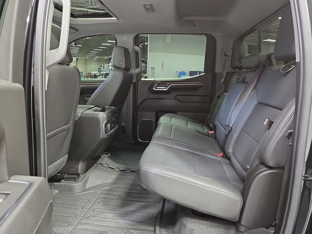 2023 GMC Sierra 1500 4WD Crew Cab Short Box SLT