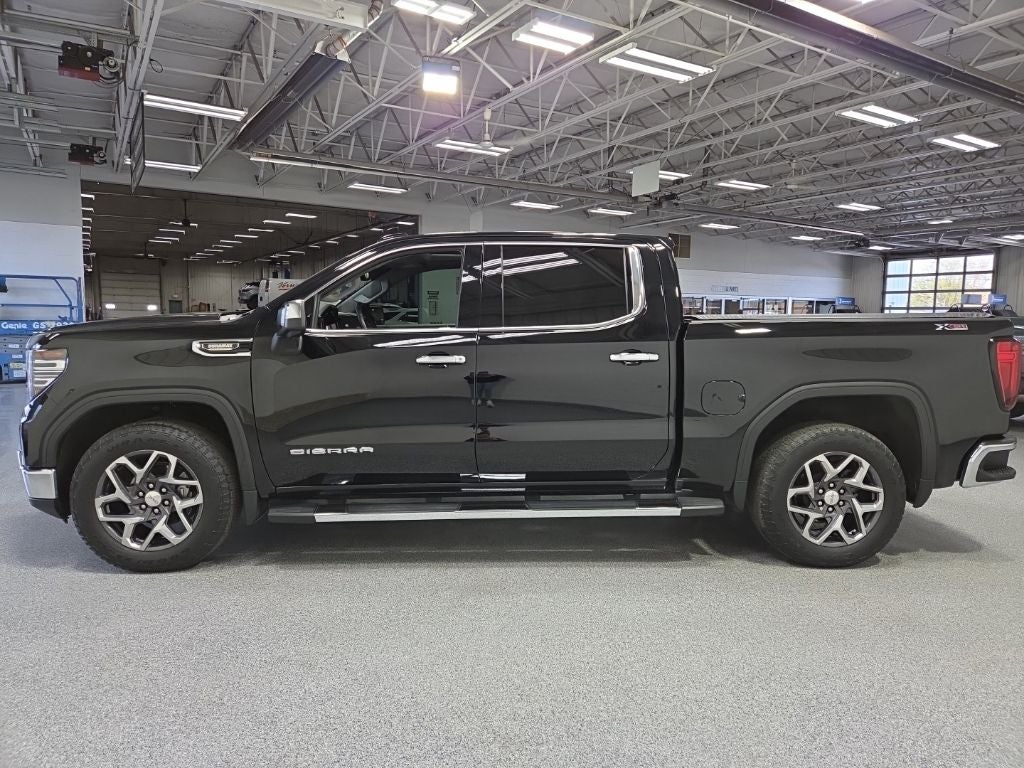 2023 GMC Sierra 1500 4WD Crew Cab Short Box SLT