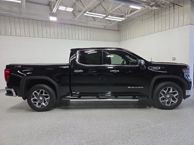 2023 GMC Sierra 1500 4WD Crew Cab Short Box SLT