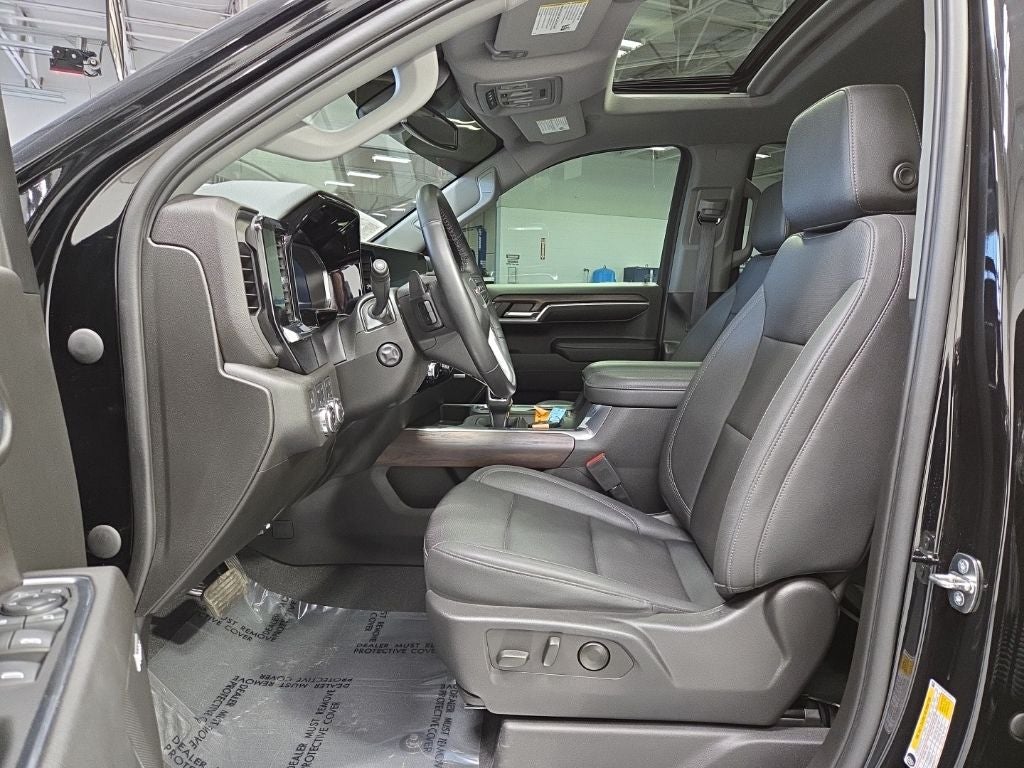 2023 GMC Sierra 1500 4WD Crew Cab Short Box SLT