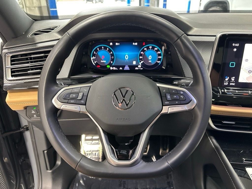 2026 Volkswagen Atlas Cross Sport SEL R-Line Black
