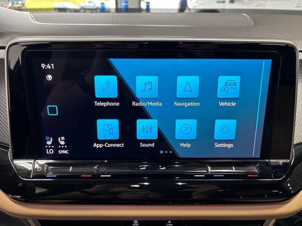 2026 Volkswagen Atlas Cross Sport SEL R-Line Black