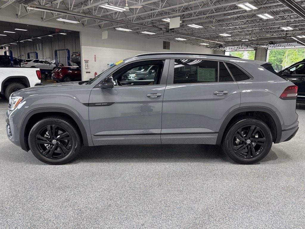2026 Volkswagen Atlas Cross Sport SEL R-Line Black