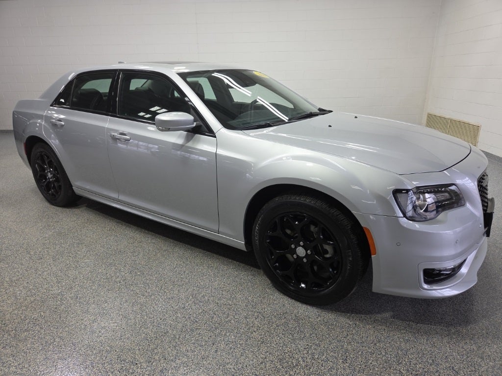 2023 Chrysler 300 Touring L AWD