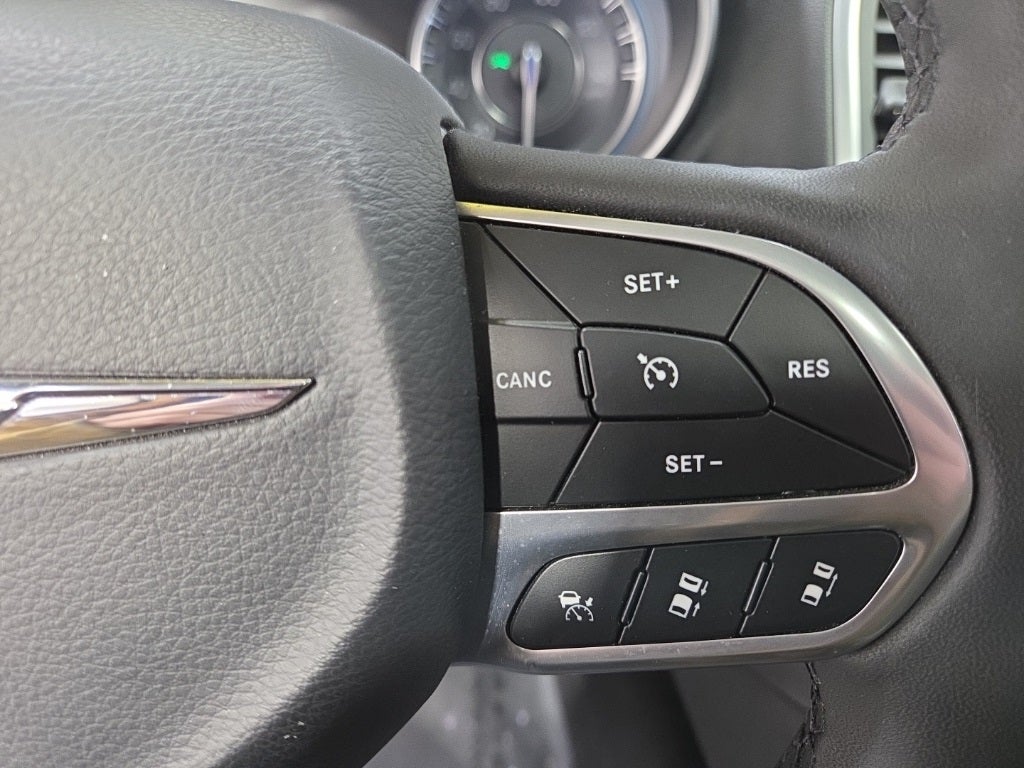 2023 Chrysler 300 Touring L AWD