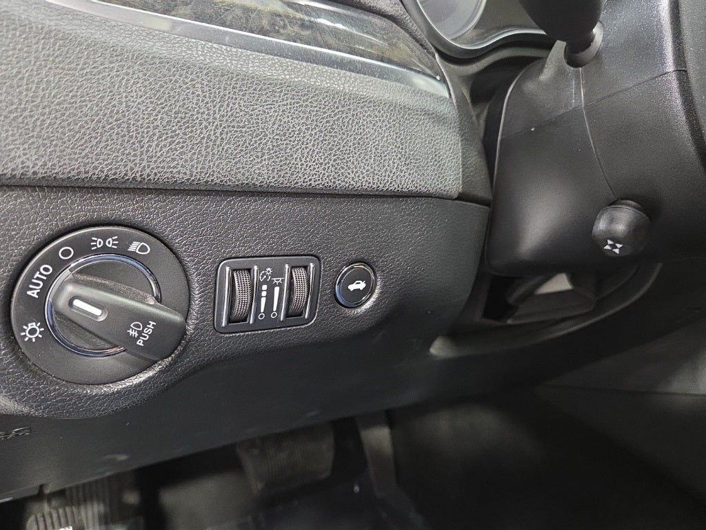 2023 Chrysler 300 Touring L AWD