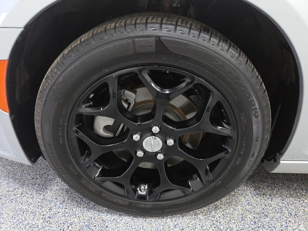 2023 Chrysler 300 Touring L AWD