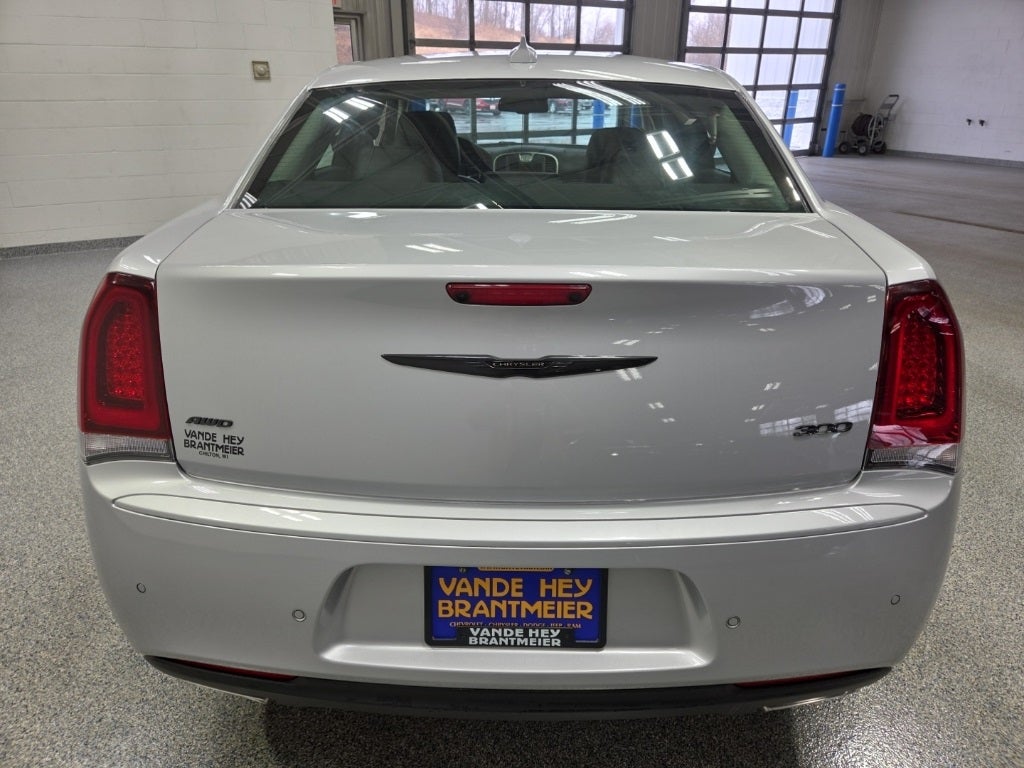 2023 Chrysler 300 Touring L AWD