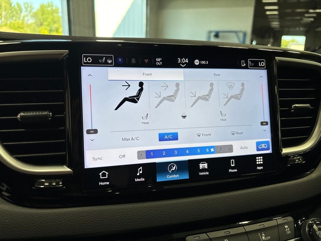 2026 Chrysler Pacifica Select