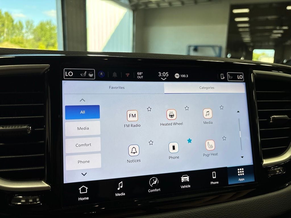 2026 Chrysler Pacifica Select