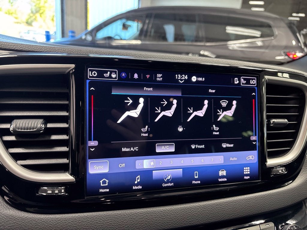 2025 Chrysler Pacifica Select