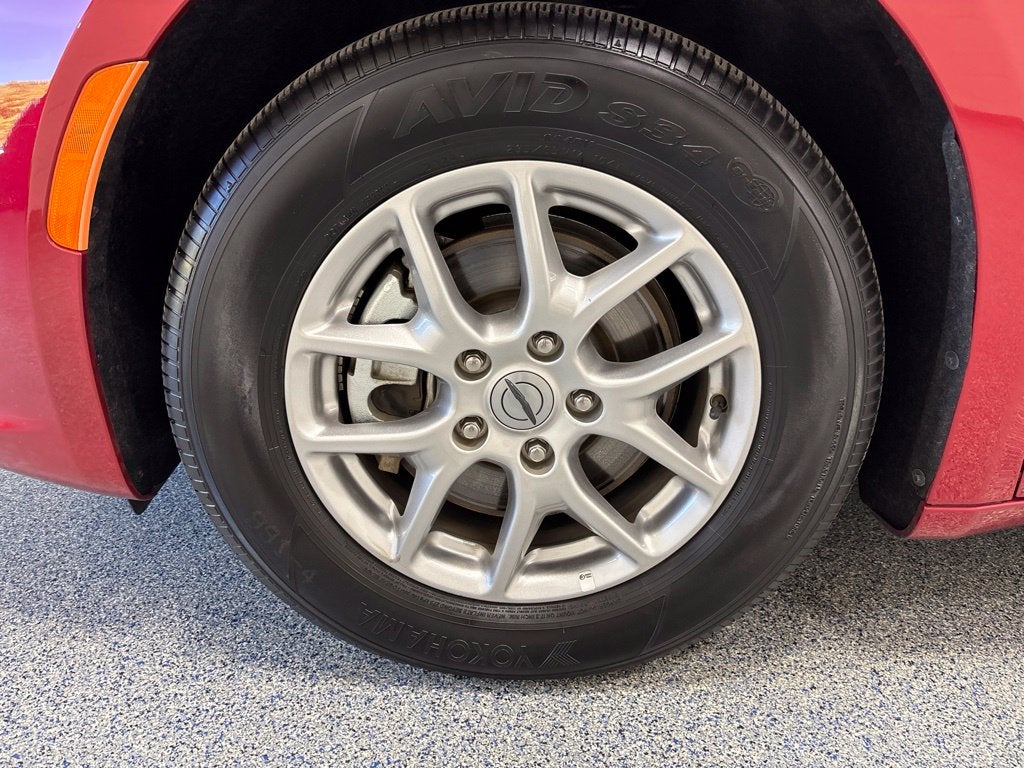2025 Chrysler Pacifica Select