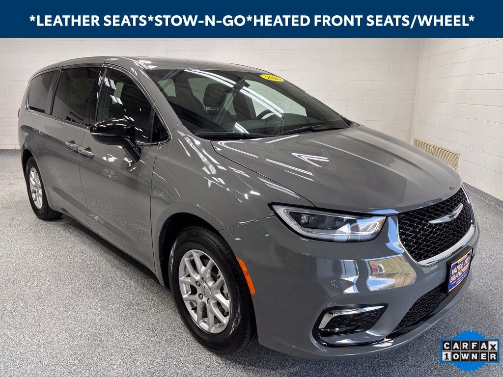 2025 Chrysler Pacifica Select