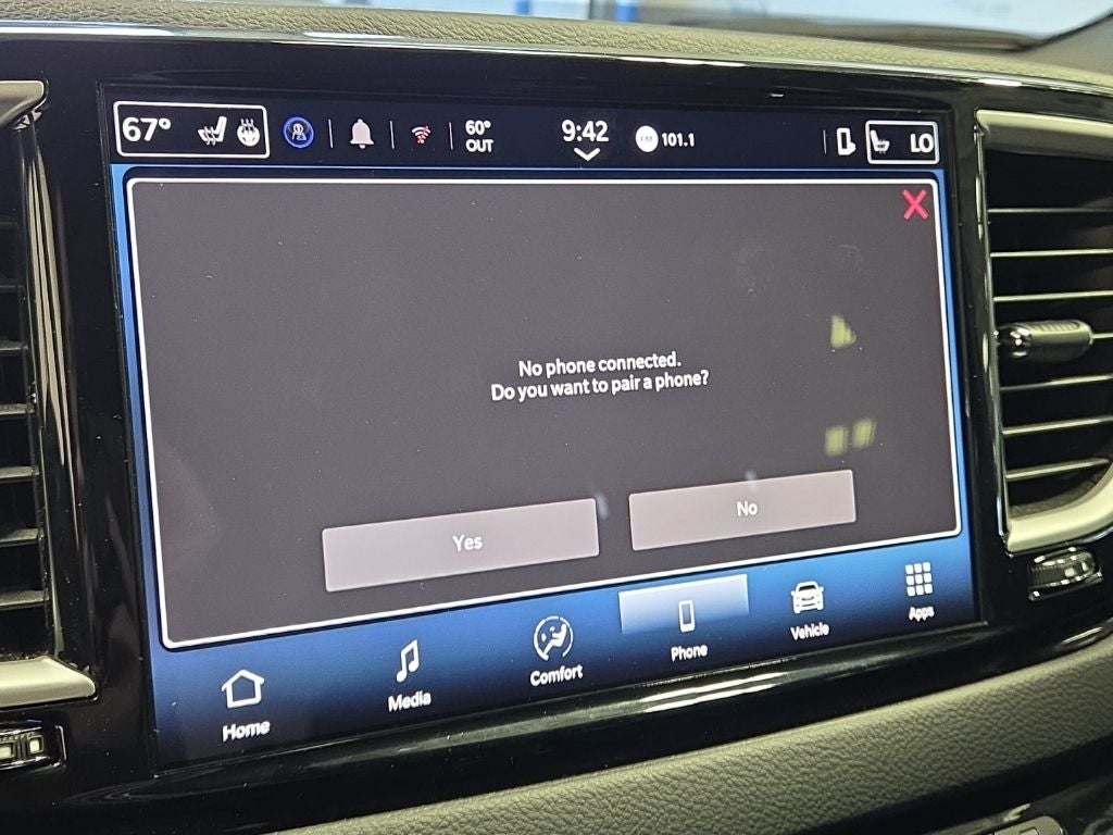 2025 Chrysler Pacifica Select