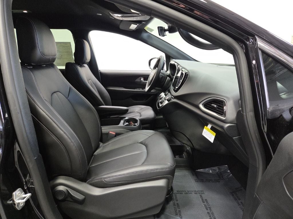 2026 Chrysler Voyager VOYAGER LX