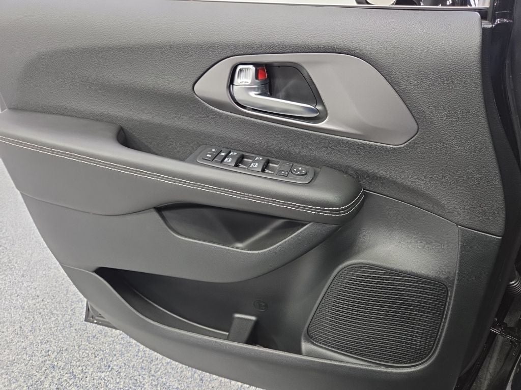 2026 Chrysler Voyager VOYAGER LX