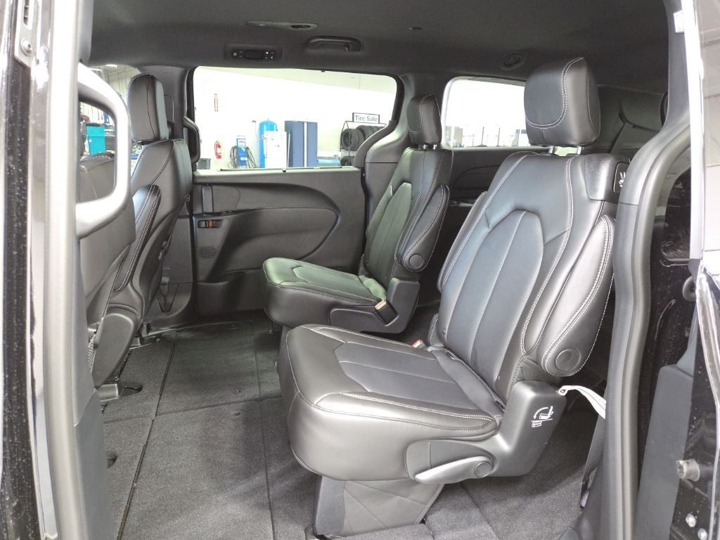 2026 Chrysler Voyager VOYAGER LX