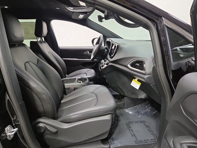 2026 Chrysler Voyager VOYAGER LX