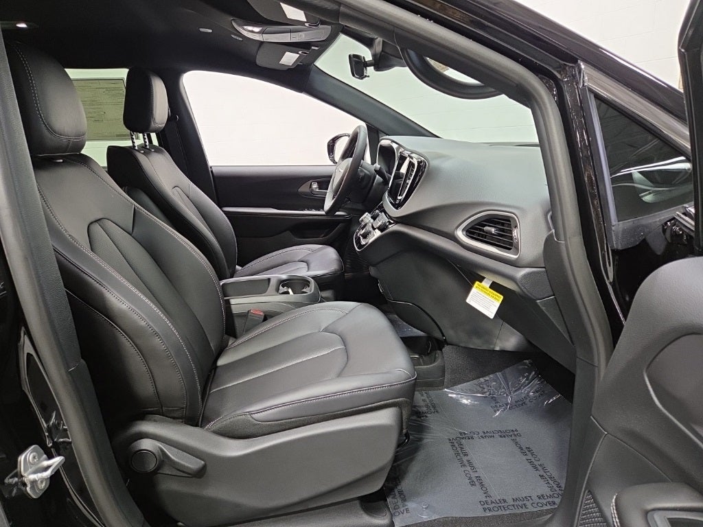 2026 Chrysler Voyager VOYAGER LX