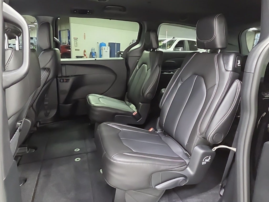 2026 Chrysler Voyager VOYAGER LX