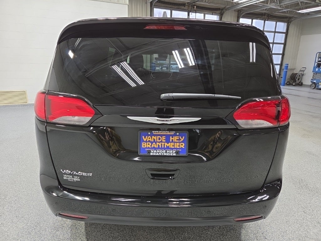 2026 Chrysler Voyager VOYAGER LX