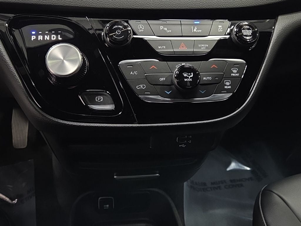 2026 Chrysler Voyager VOYAGER LX