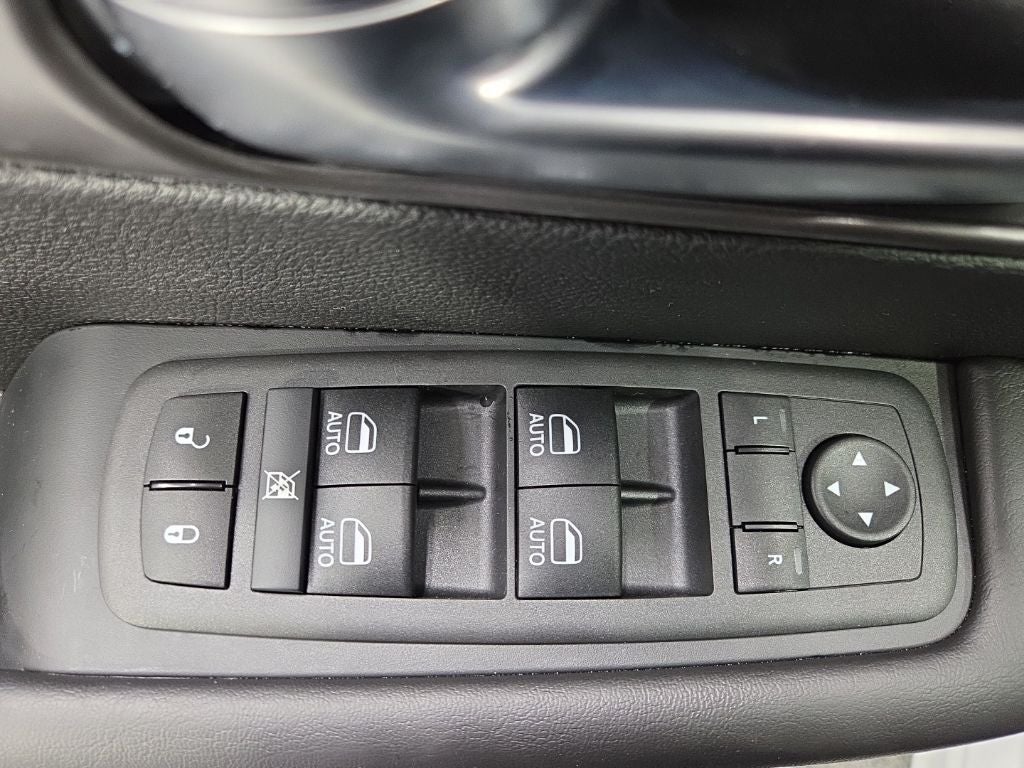 2026 Chrysler Voyager VOYAGER LX