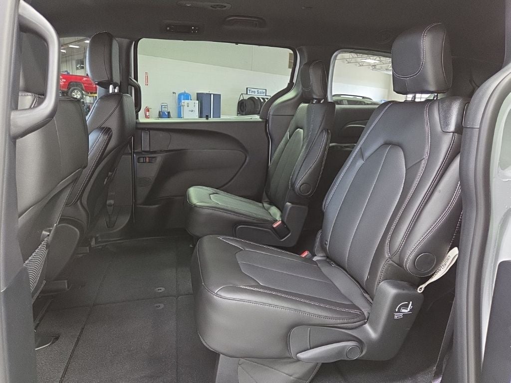 2026 Chrysler Voyager VOYAGER LX