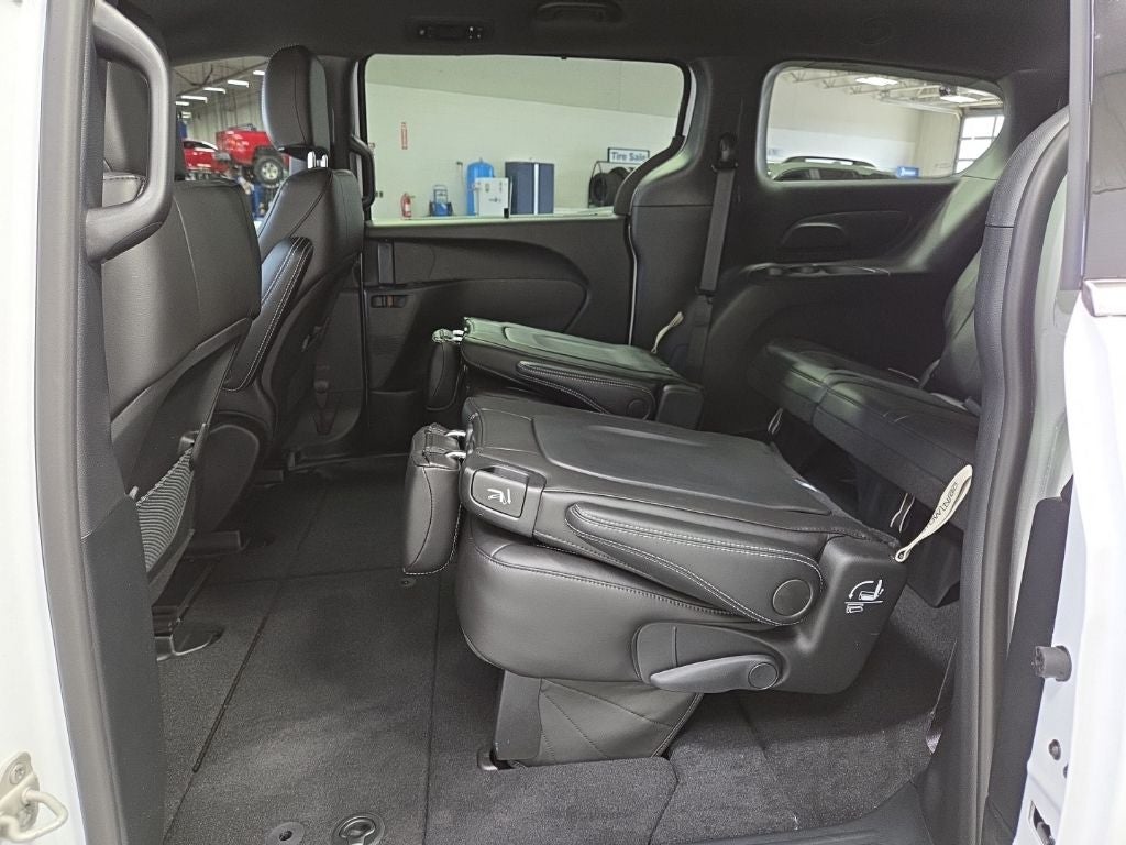 2026 Chrysler Voyager VOYAGER LX