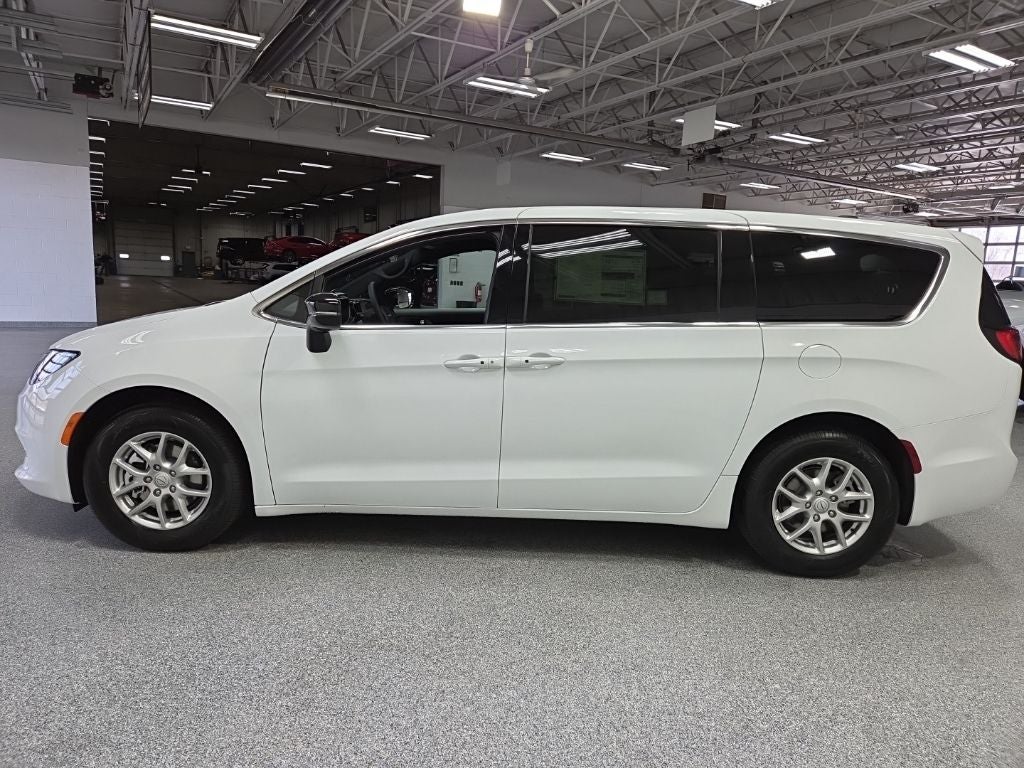 2026 Chrysler Voyager VOYAGER LX