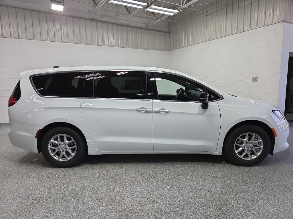 2026 Chrysler Voyager VOYAGER LX