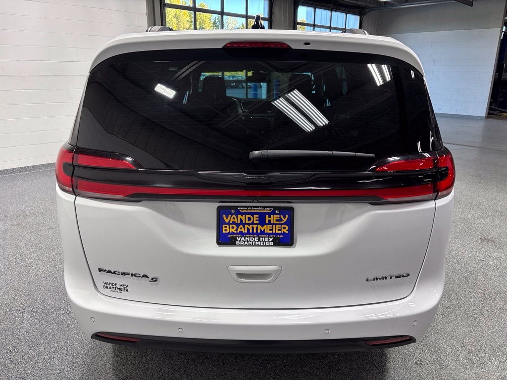 2025 Chrysler Pacifica Limited