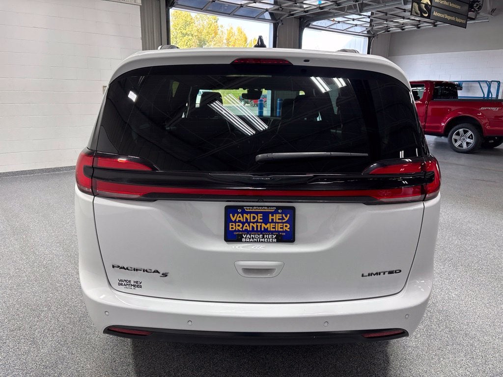 2025 Chrysler Pacifica Limited