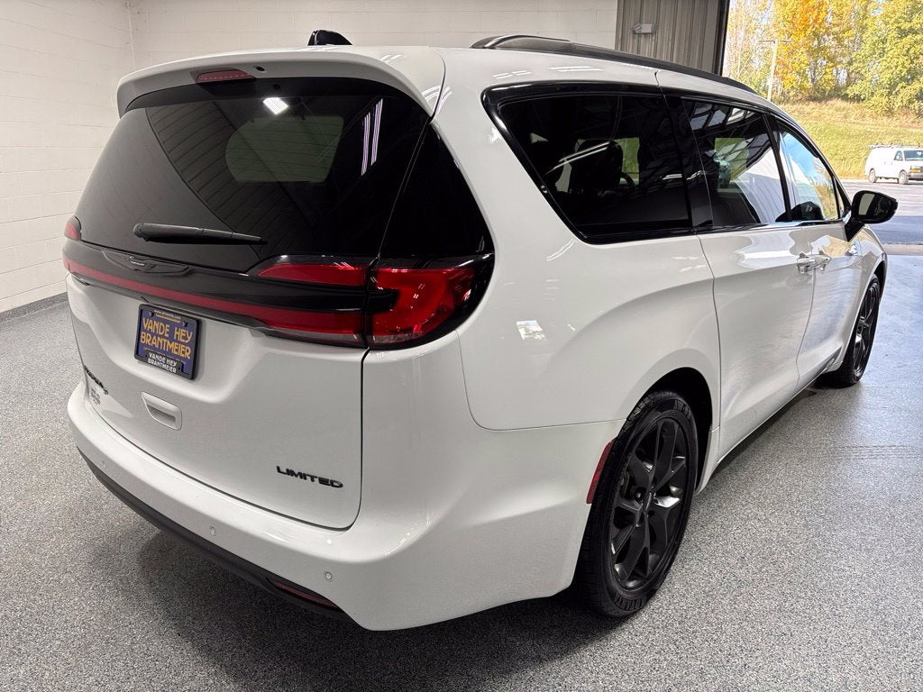 2025 Chrysler Pacifica Limited