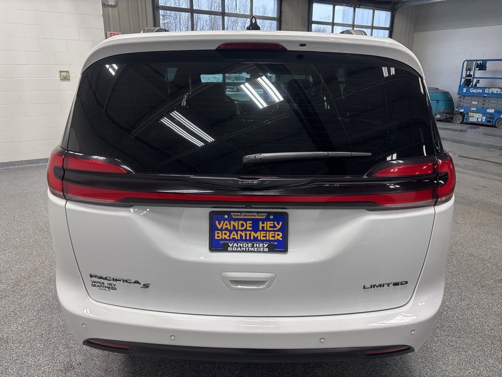 2025 Chrysler Pacifica Limited