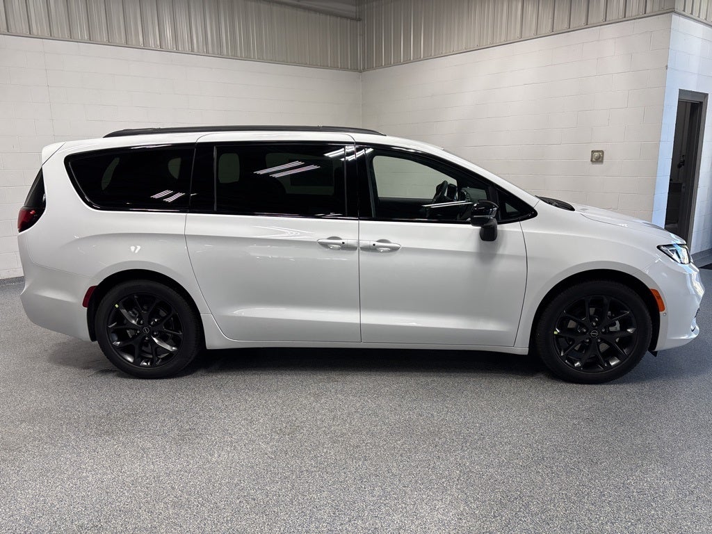 2026 Chrysler Pacifica PACIFICA LIMITED