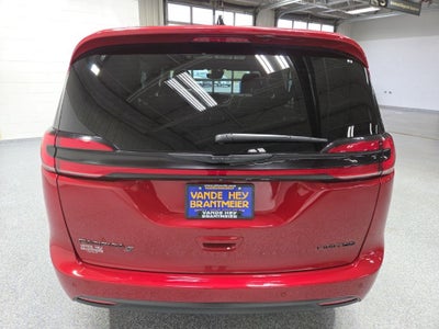 2025 Chrysler Pacifica Limited
