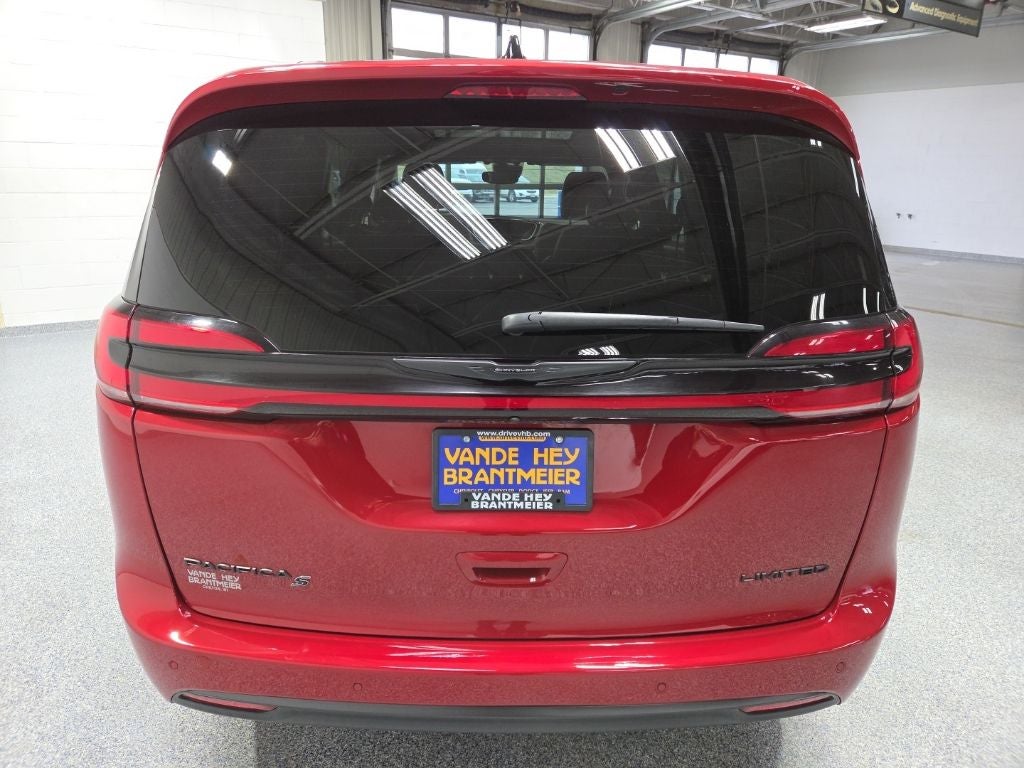 2025 Chrysler Pacifica Limited