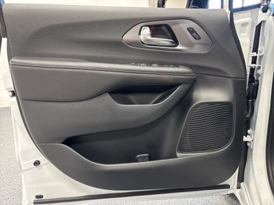 2026 Chrysler Pacifica PACIFICA SELECT AWD