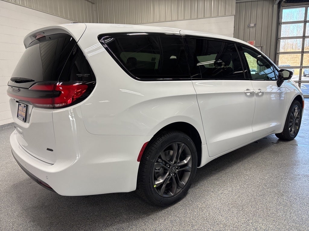 2026 Chrysler Pacifica PACIFICA SELECT AWD
