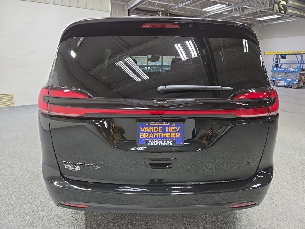 2026 Chrysler Pacifica PACIFICA SELECT AWD