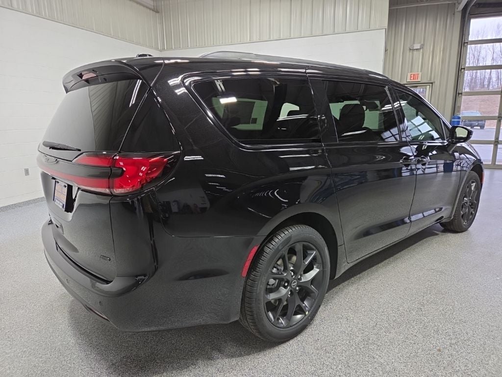 2026 Chrysler Pacifica PACIFICA SELECT AWD
