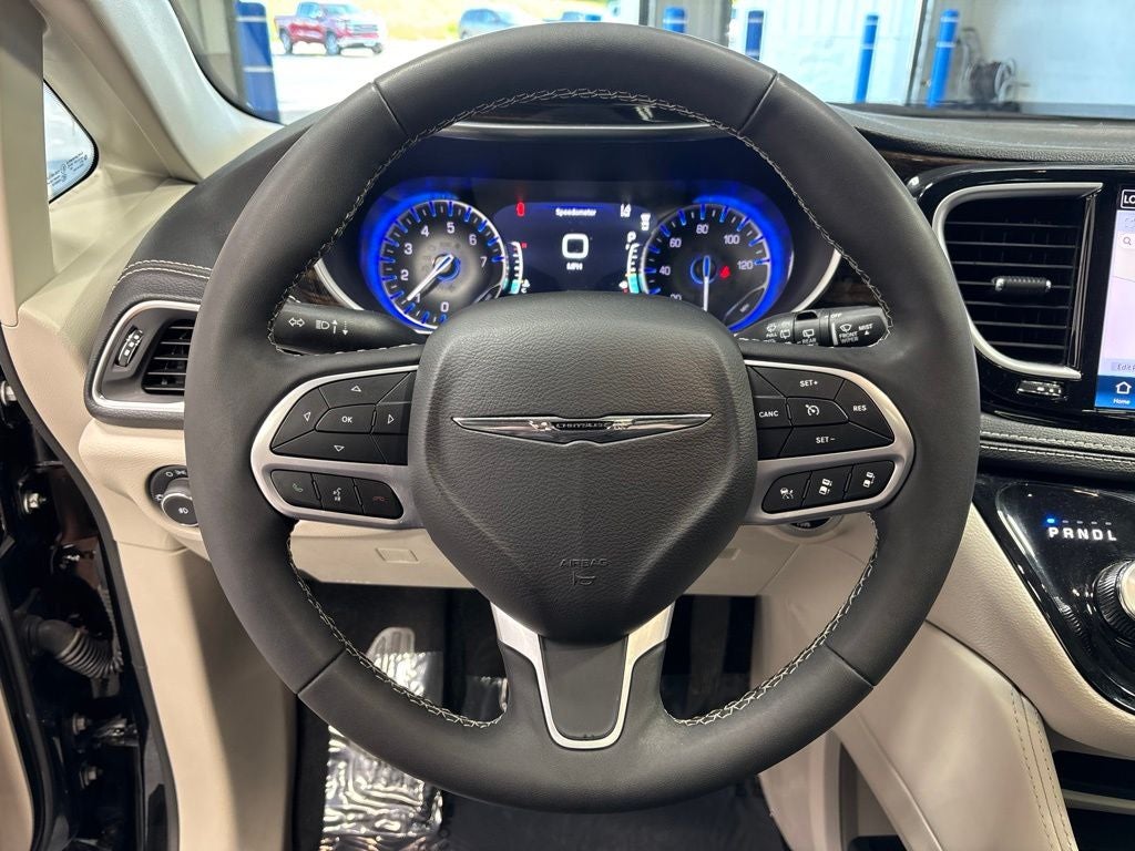 2024 Chrysler Pacifica Limited AWD
