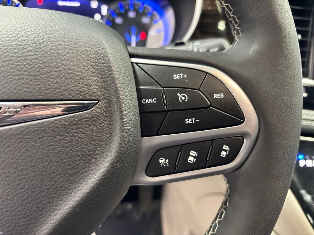 2024 Chrysler Pacifica Limited AWD