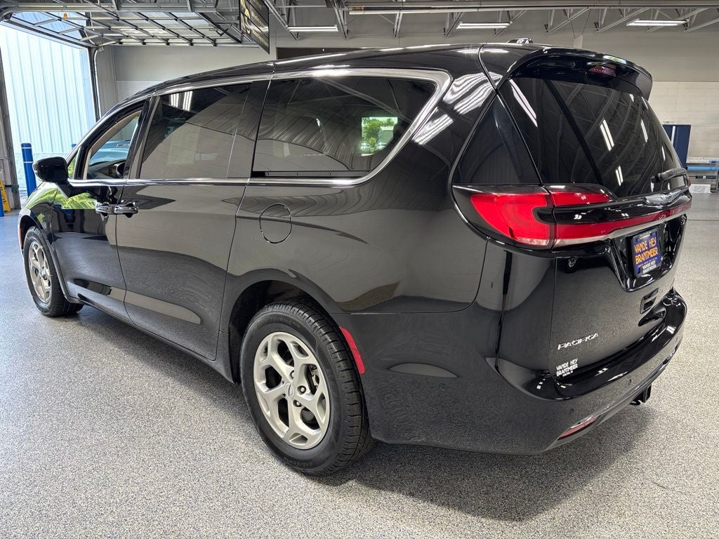 2024 Chrysler Pacifica Limited AWD