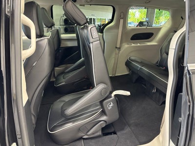 2024 Chrysler Pacifica Limited AWD