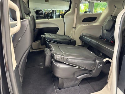 2024 Chrysler Pacifica Limited AWD