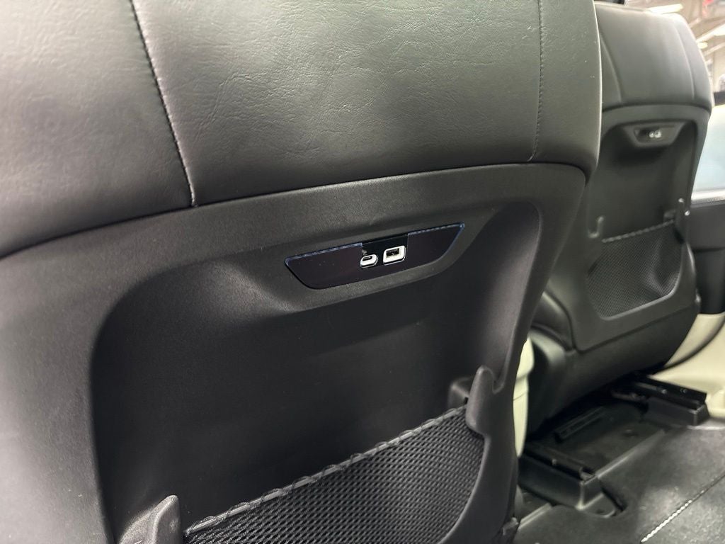 2024 Chrysler Pacifica Limited AWD