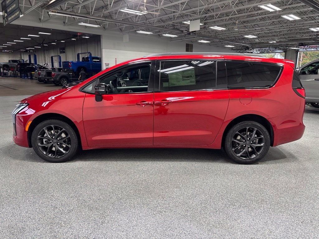 2027 Chrysler Pacifica PACIFICA LIMITED AWD