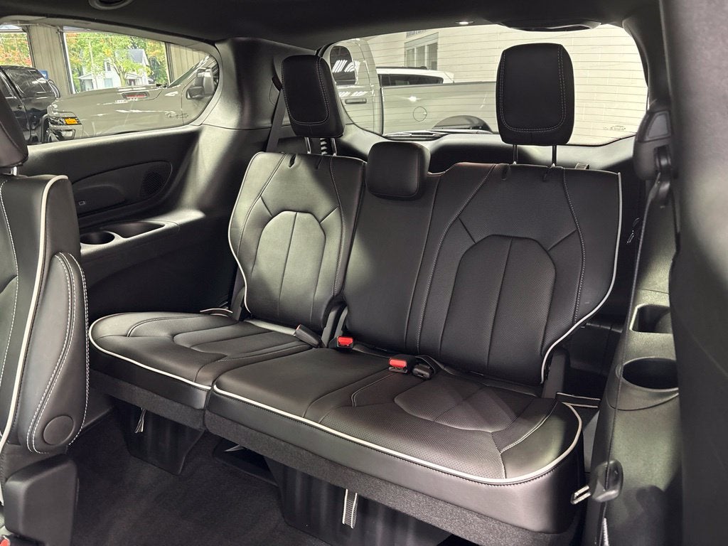 2027 Chrysler Pacifica PACIFICA LIMITED AWD